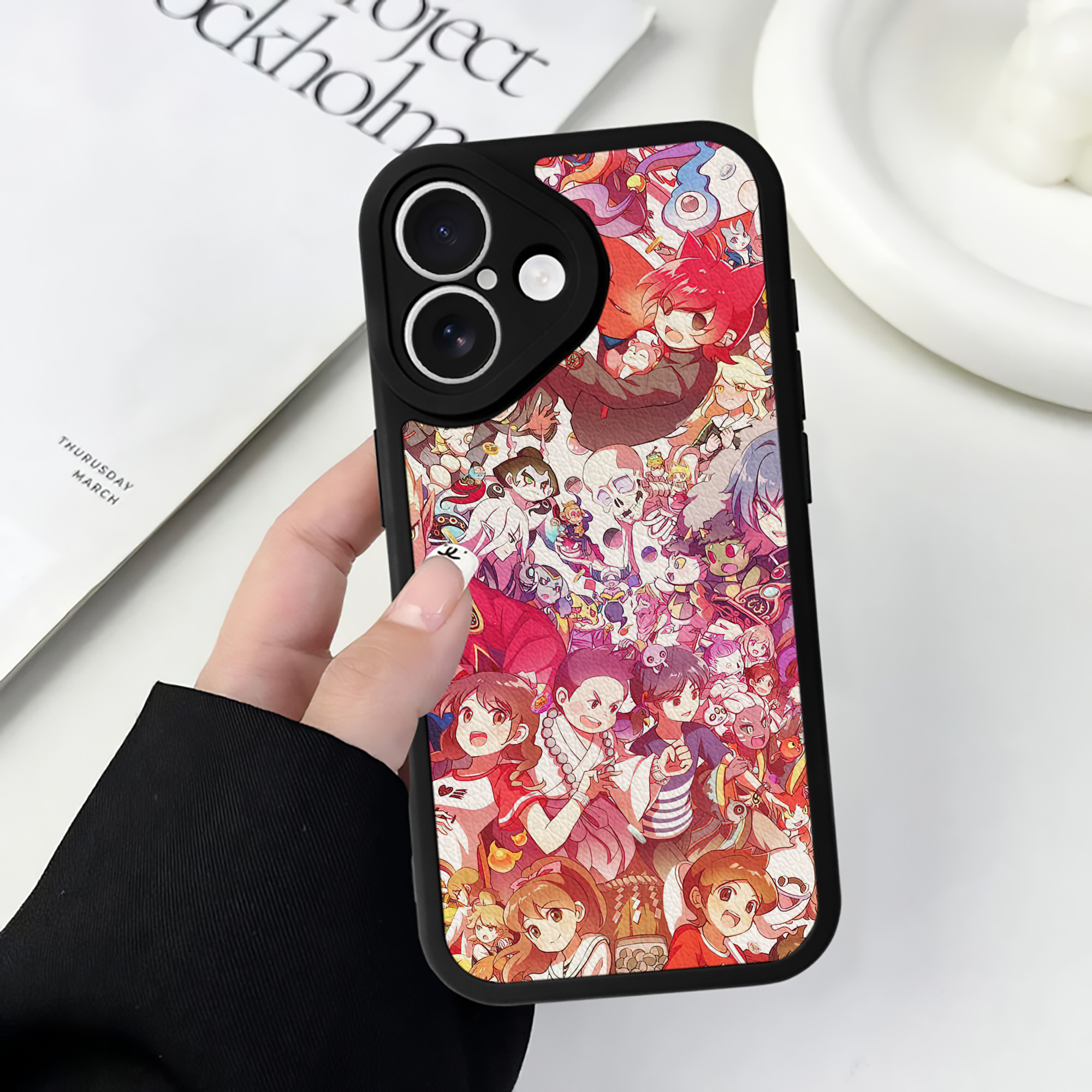 （画像用） 妖怪ウォッチ Yo-kai Watch 【iPhone 16シリーズ対応】シリコンスマホケース（レザー調） 材質：シリコン